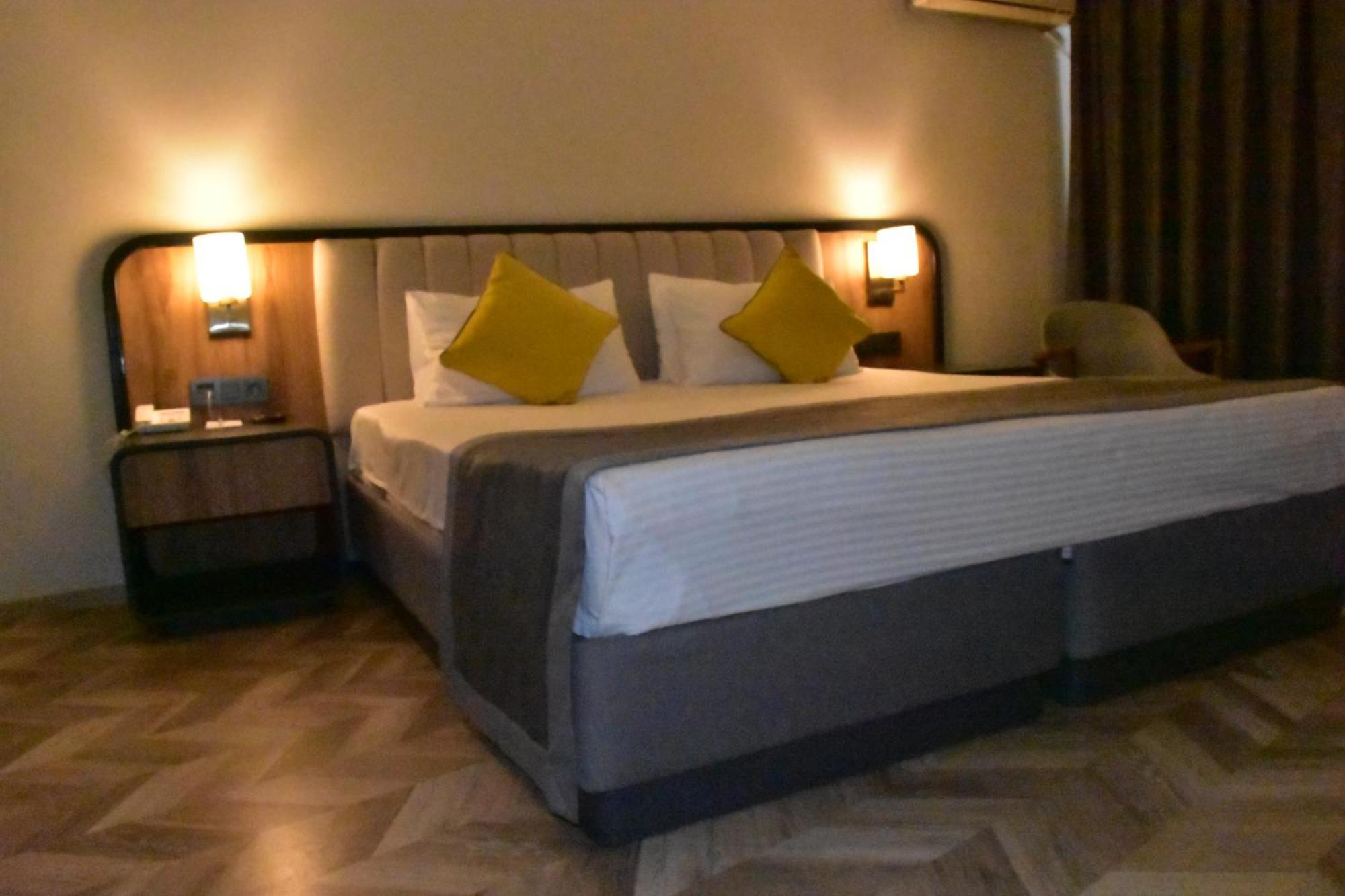 Uk Ankara Hotel Екстер'єр фото