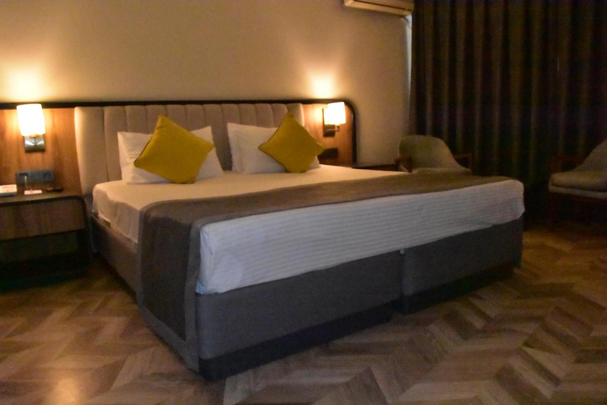 Uk Ankara Hotel Екстер'єр фото