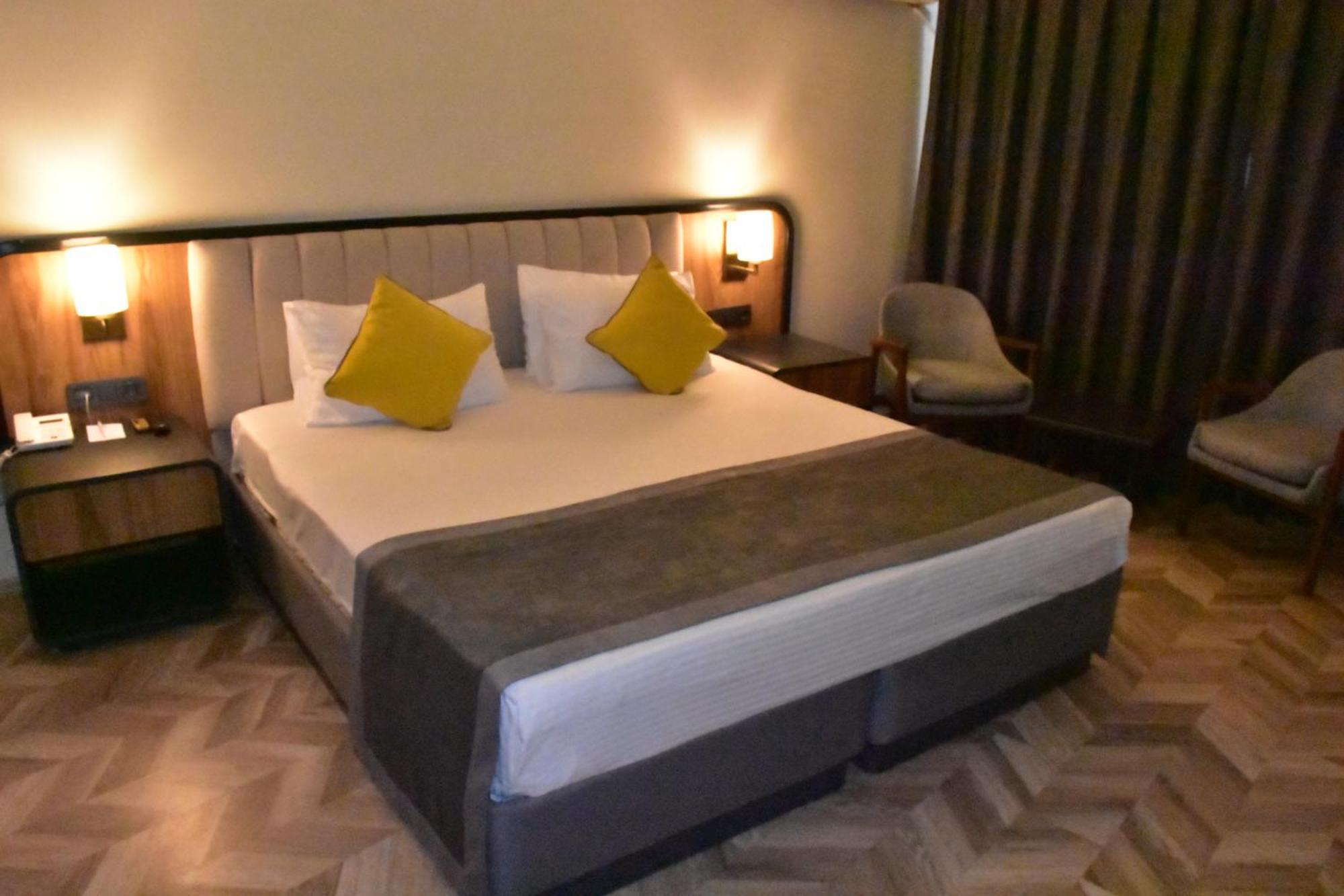 Uk Ankara Hotel Екстер'єр фото